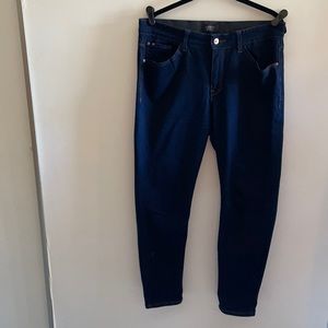 Super slimming dark blue jeans